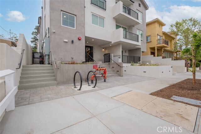 Building Photo - 10218 Fernglen Ave