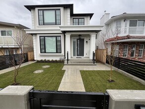 Building Photo - 4653 Pender St