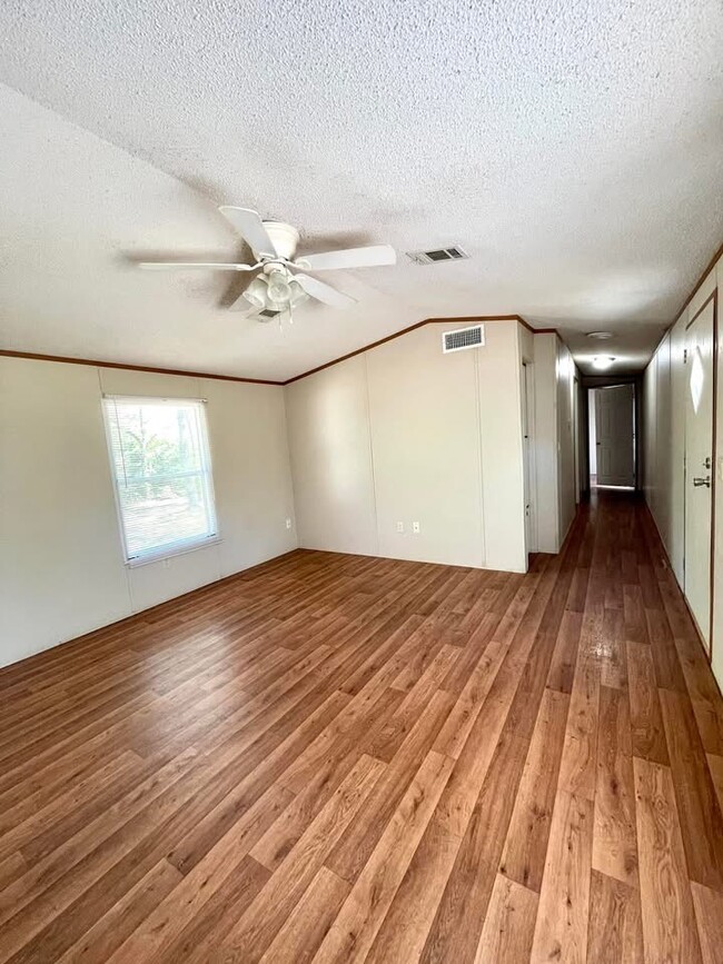 Building Photo - 158 Scissortail Ln