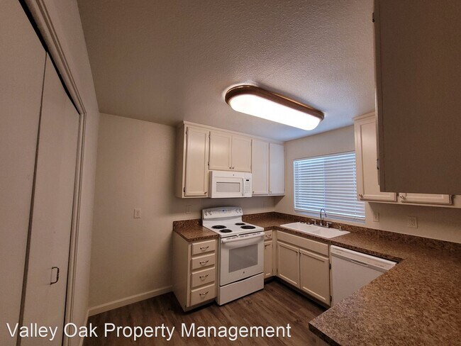 Building Photo - 3 br, 2 bath House - 1543 Moffett Road