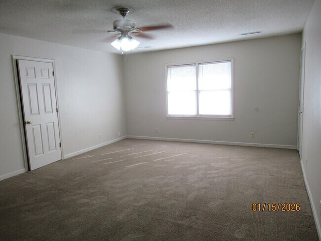 Foto del edificio - 174 Gertrude Dr