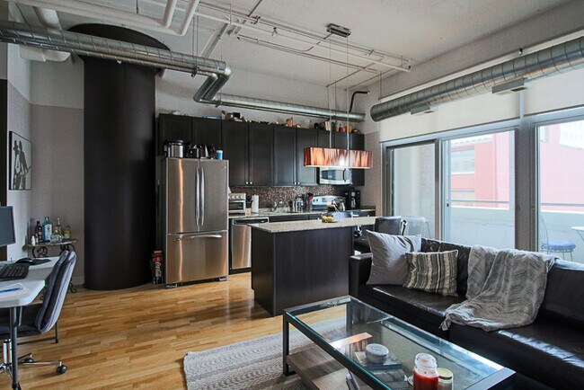 Foto del edificio - 565 W Quincy St