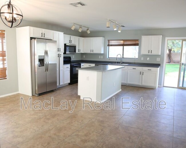 Building Photo - 6220 S 44th dr