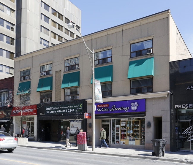 Building Photo - 1421-1425 Yonge St