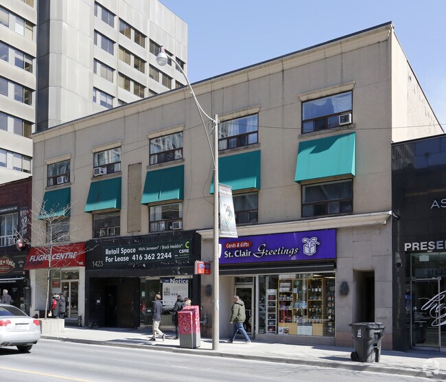 Photo du bâtiment - 1421-1425 Yonge St