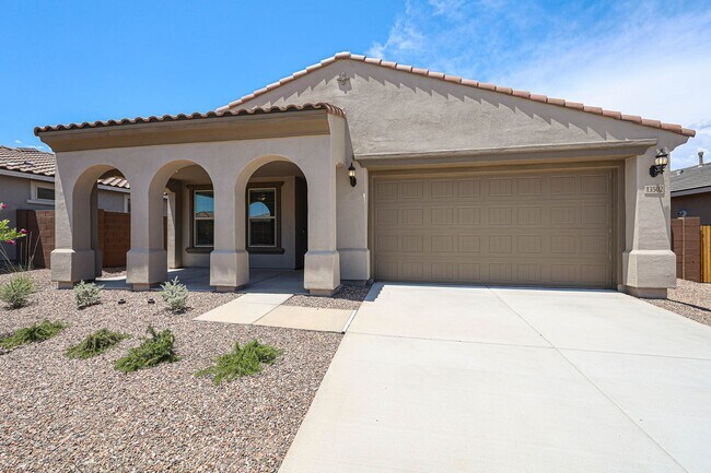 Building Photo - 4 Bedroom + Den in Foothills at Northpointe