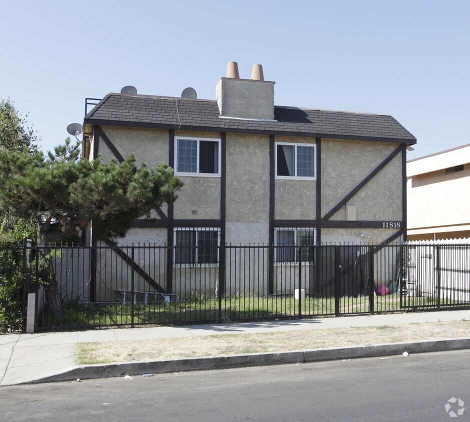 Foto del edificio - 11818 Hart St