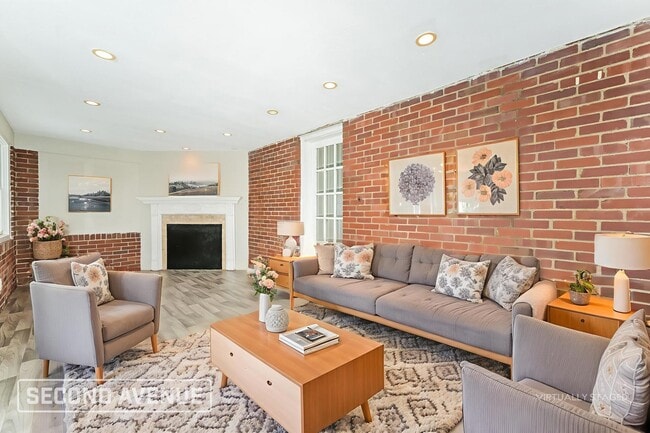 Foto del edificio - 5716 Brinley Dr