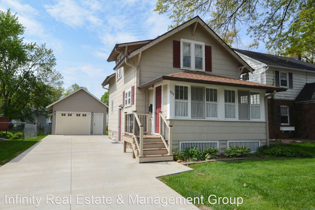Foto principal - 2 br, 1.5 bath House - 909 8th Ave NW