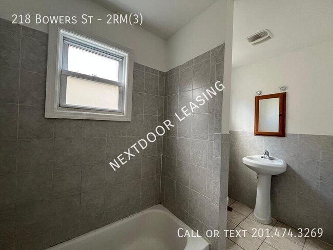 Photo - 218 Bowers St Apartment