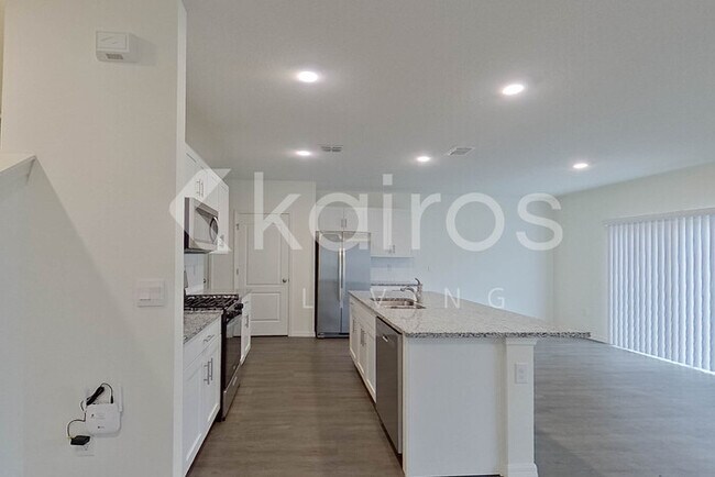 Foto del edificio - 32216 Edson Ave