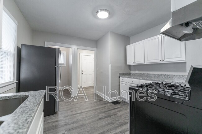 Photo - 410 S Rural St House