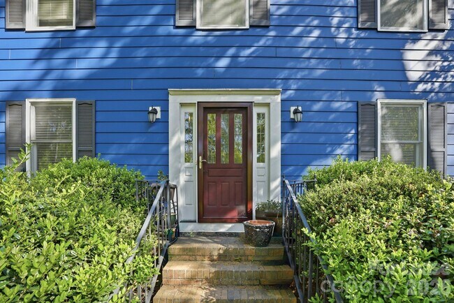 Foto del edificio - 301 Sardis Rd N