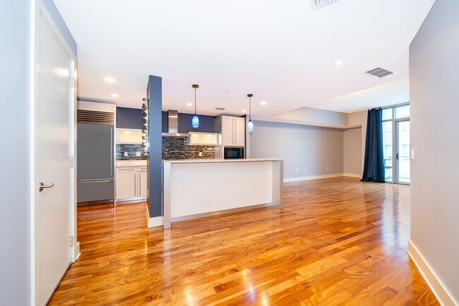 Foto del edificio - Beautiful 1BR/2BA Luxury High-Rise Condo in Downtown Orlando - Star Tower!