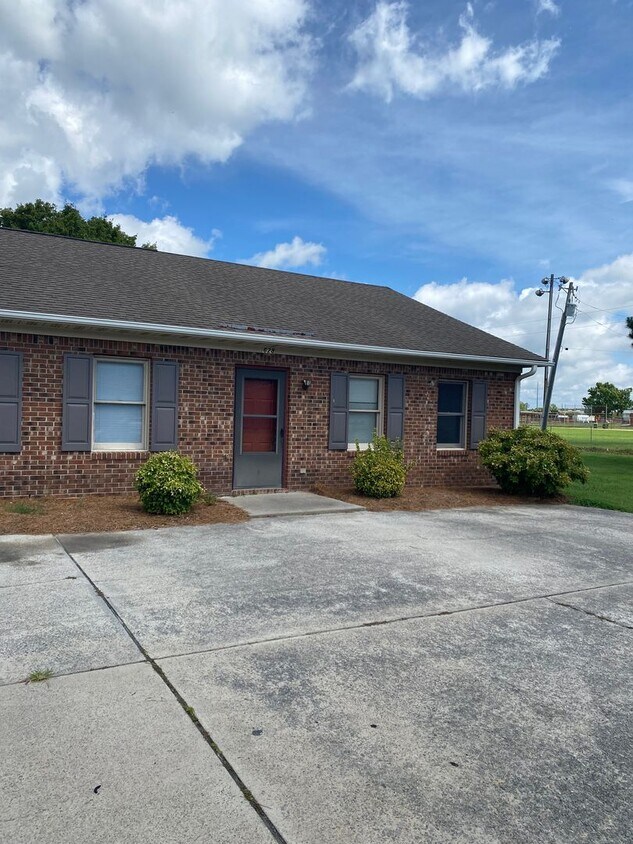 Foto principal - 628 Plymouth St