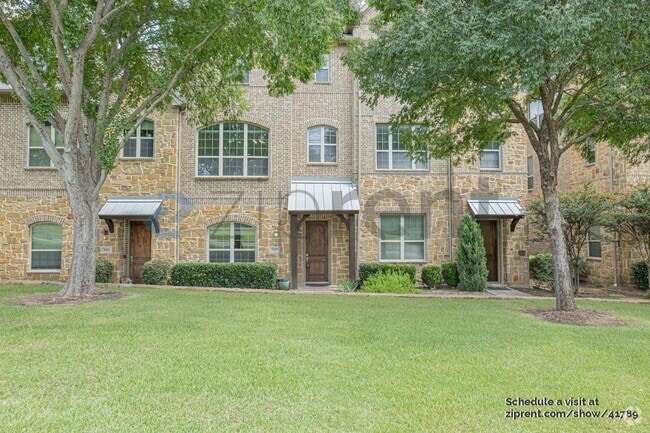 Building Photo - 527 W Royal Ln