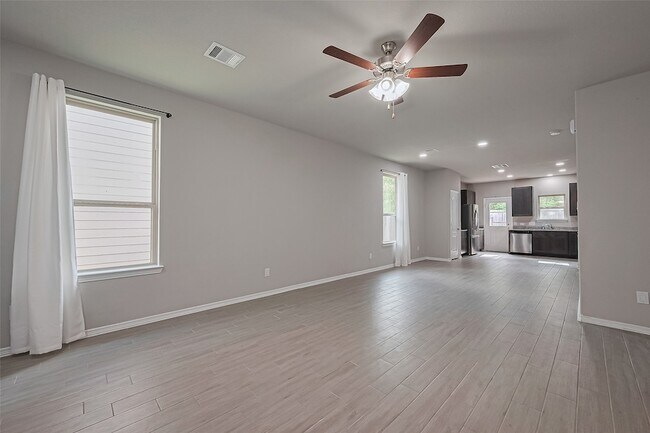 Foto del edificio - 24742 Russet Bluff Trl