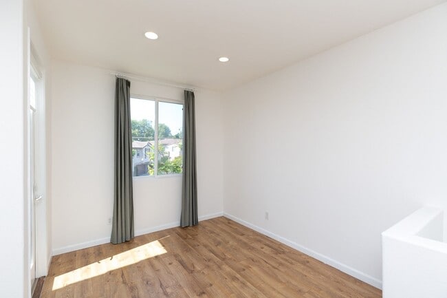 Foto del edificio - 3 Bed, 2 Bath Townhome in Carlsbad