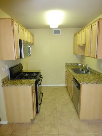 Foto del edificio - Apartment For Rent!