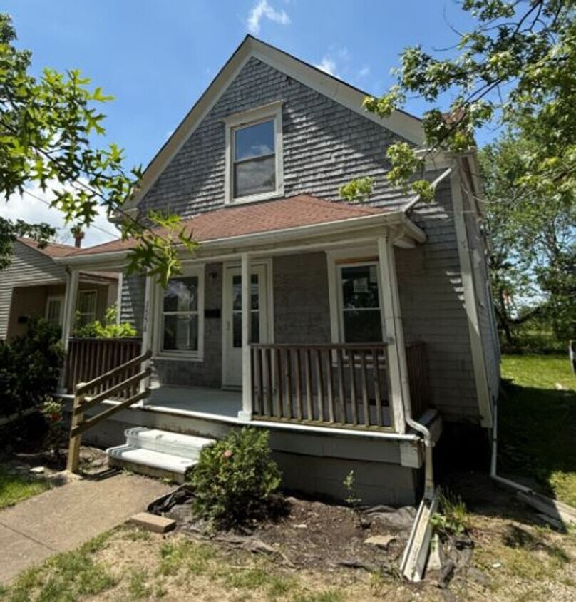 Foto principal - Section 8 Accepted! Spacious Newly Renovat...