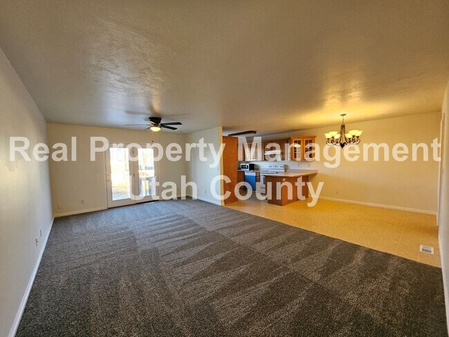 Building Photo - Spanish Fork home, new paint and carpet