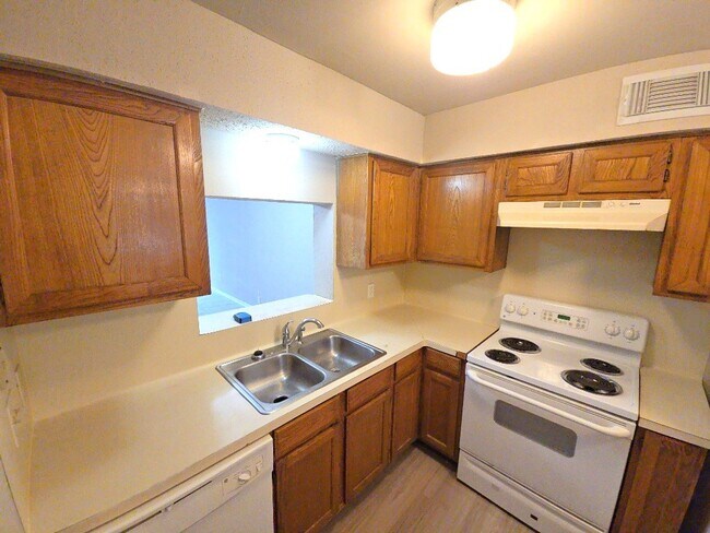 Foto del edificio - 15625 Weldon Dr