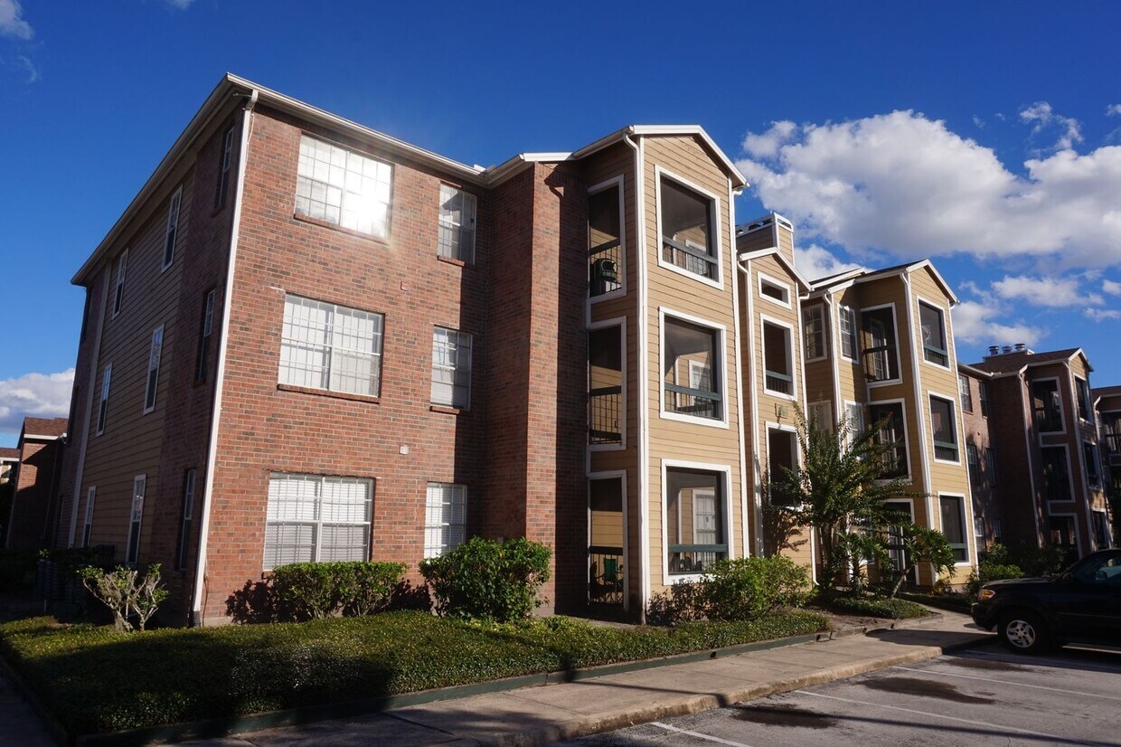 Excellent Location 2 Bed 1 Bath with Firep... - Excellent Location 2 Bed 1 Bath with Firep...