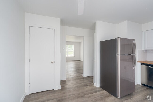 2 habitaciones, 2 baños - 1440 pies cuadrados - Comedor - Chez Paree Apartments and Townhomes