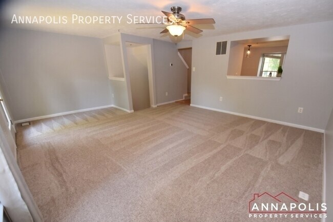 Foto del edificio - 571 Quaker Ridge Ct