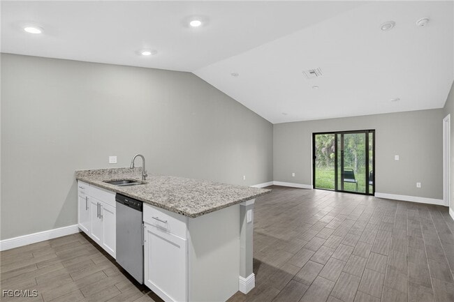 Building Photo - 839 Bedford Dr