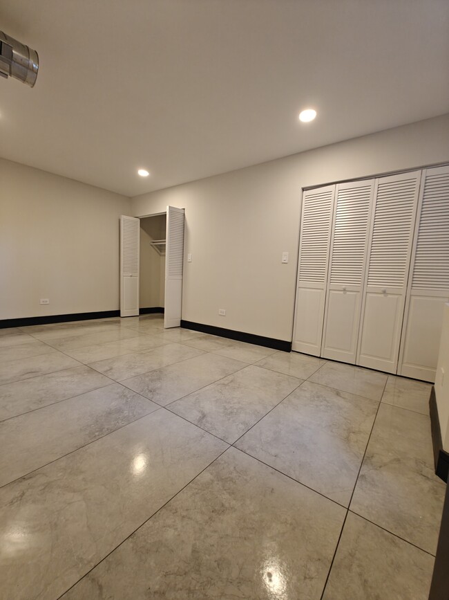 Building Photo - 1806 S Jefferson St