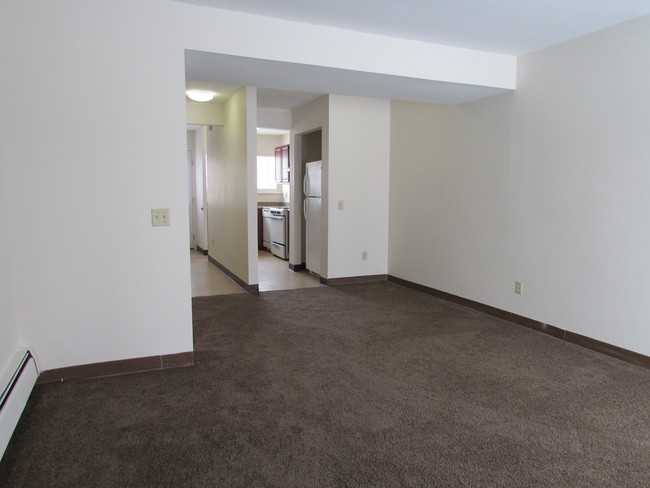 2BR Townhome - Phillips Village