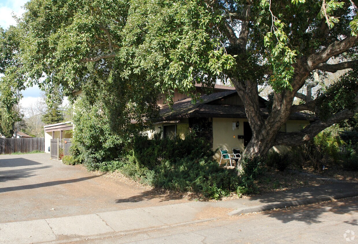 Foto principal - 5139 Roma St