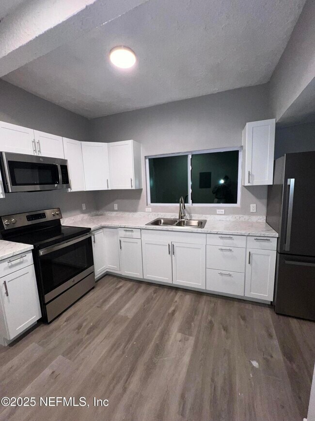 Building Photo - 1412 US-1