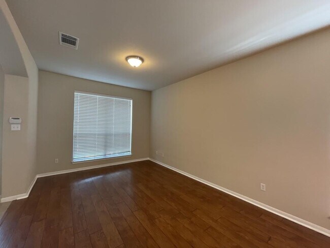 Building Photo - 18400 Dry Brook Loop