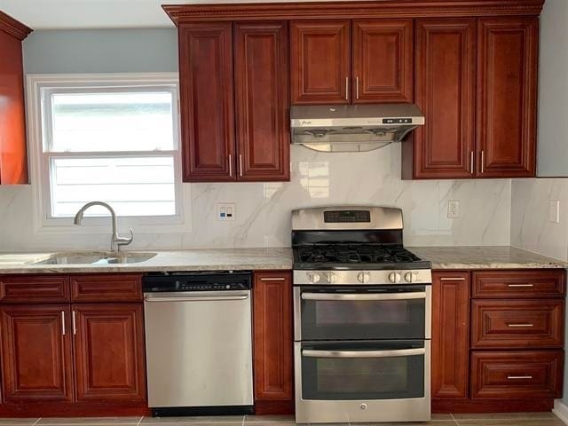 Building Photo - 33 E 51st St