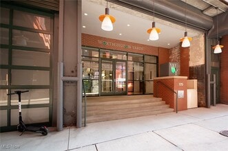 Building Photo - 725 Johnson Ct