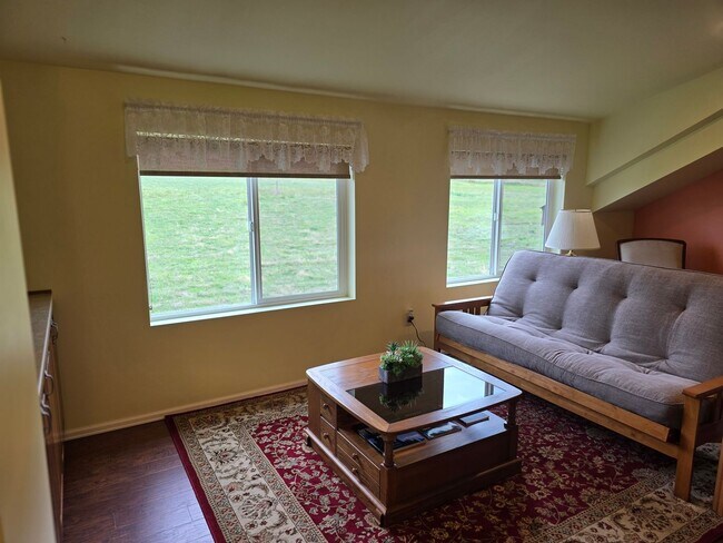 Building Photo - Charming Apartment in Sequim