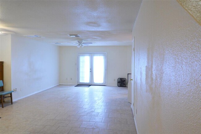 Foto del edificio - 8405 Wilcrest Dr