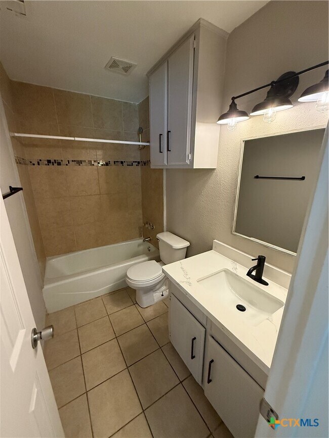 Foto del edificio - 1609 Meadowview Dr