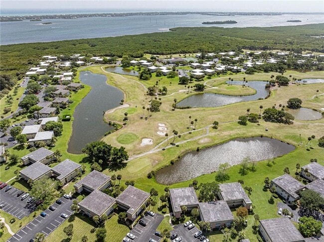 Foto del edificio - 34 Vis Gdns Trl