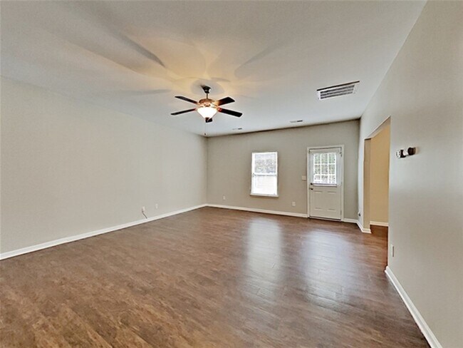 Foto del edificio - 12932 Silvaire Farm Rd