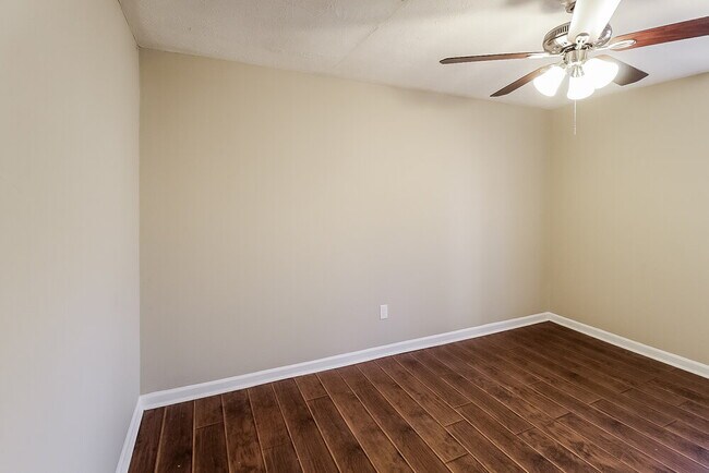 Foto del edificio - 119 Richard Way