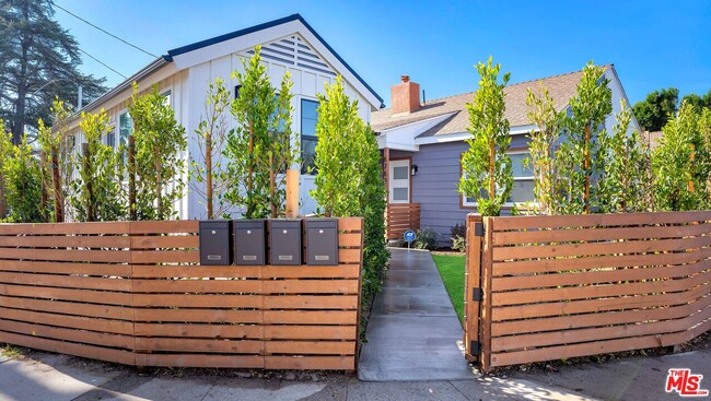 Foto del edificio - 6761 Case Ave