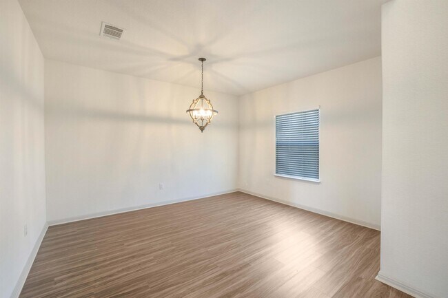 Foto del edificio - 108 Moravia Rd