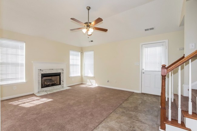 Foto del edificio - 5807 Bridgeway Dr