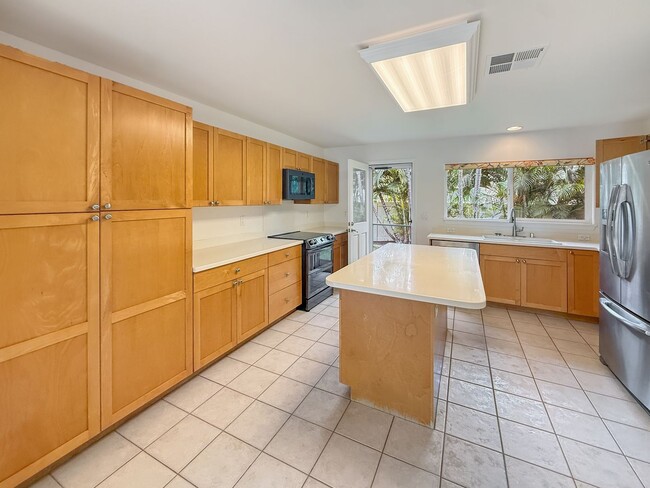 Building Photo - Video! Gorgeous Hu'elani Home with Photovoltaic System!