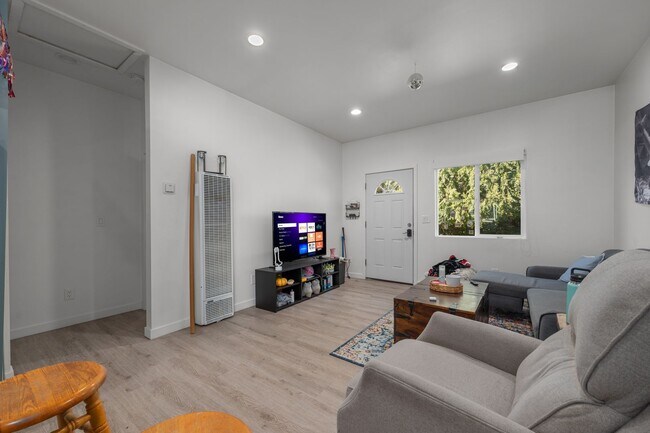 Foto del edificio - 5156 Brockbank Pl