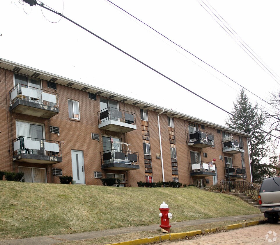 Foto del edificio - 231 Irwin Ave