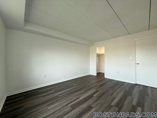 Foto del edificio - 53 Hill Rd